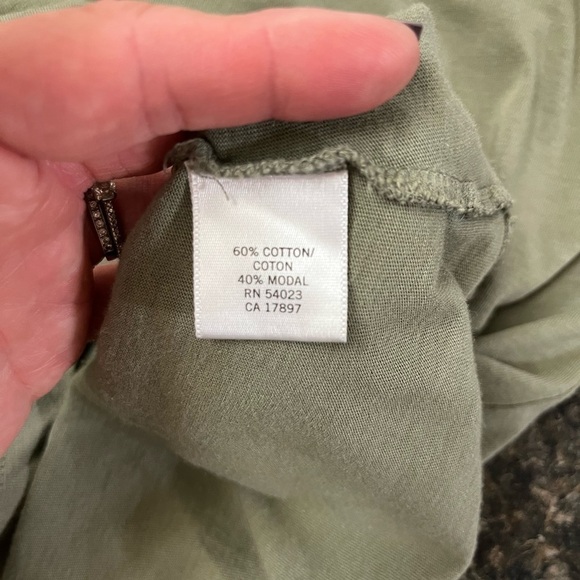 Banana Republic Ruffle Sleeve Top Khaki Green Modal - Picture 8 of 9